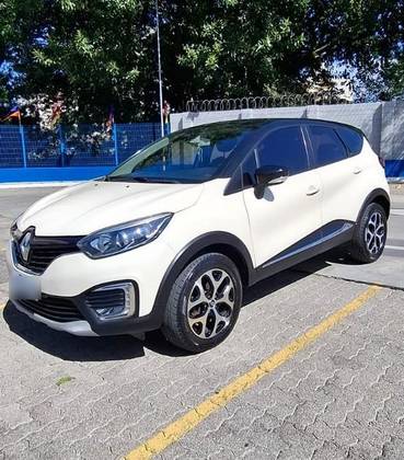 RENAULT CAPTUR 1.6 16V SCE FLEX INTENSE X-TRONIC RENAULT CAPTUR 1.6 16V SCE FLEX INTENSE X-TRONIC